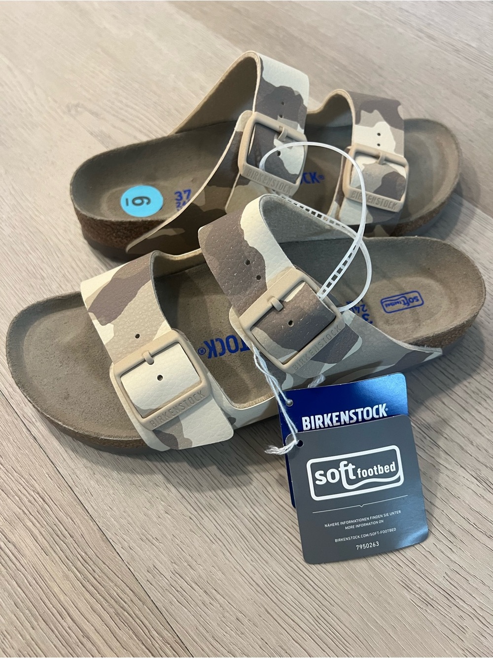NWT Birkenstock Women’s Arizona Sandals in Beige Camo size 6
